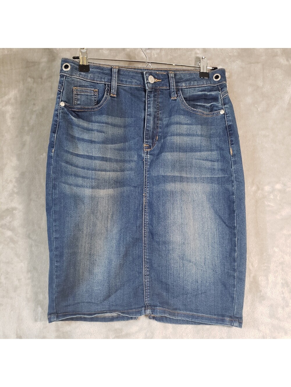 Vintage GUESS Blue Denim Pencil Skirt Pockets Back Slit button fly US 29